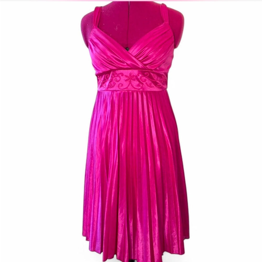Summer Dress with embroidery detail